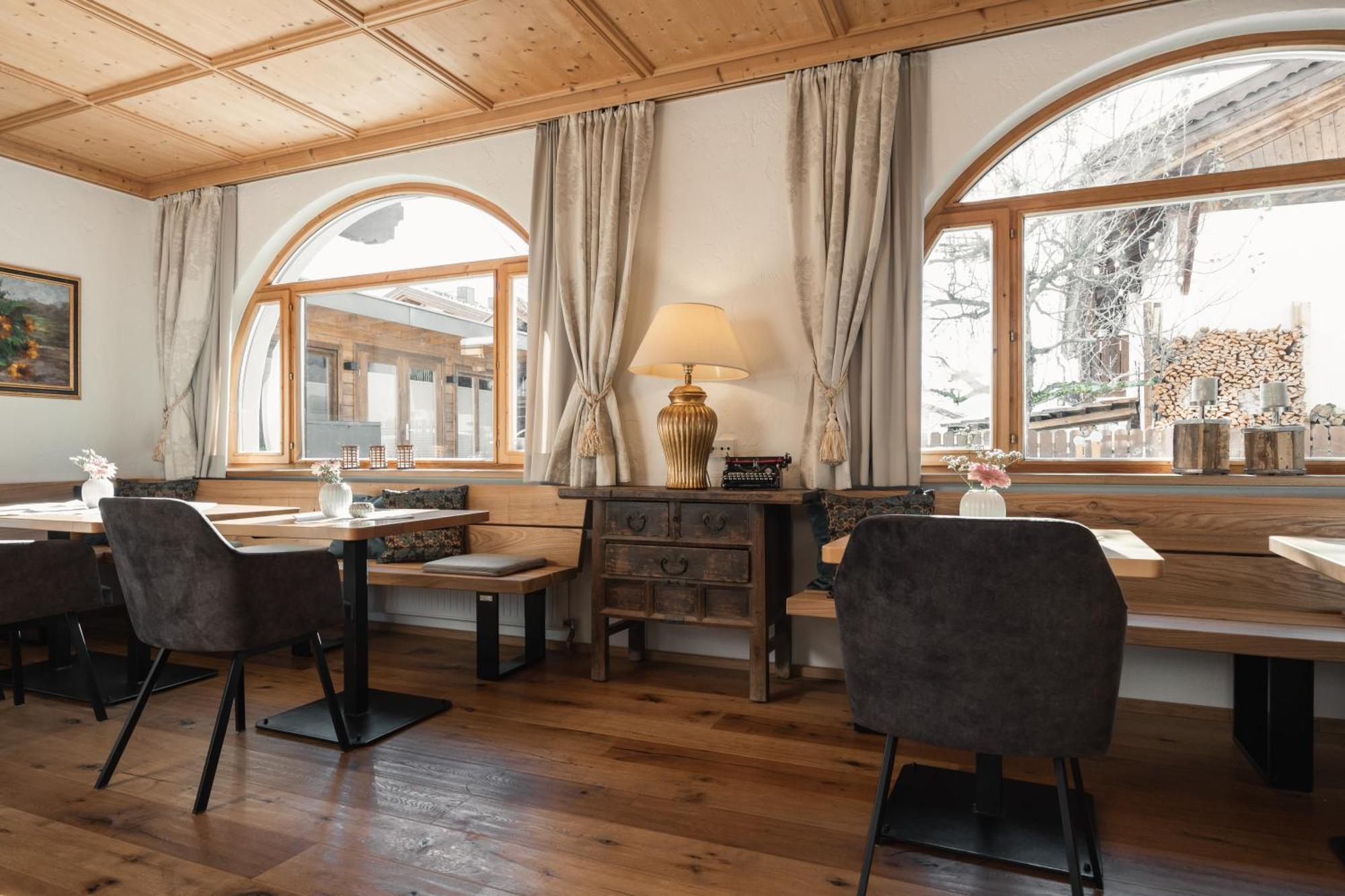 Jochum Hotel Garni Fiss Exteriör bild